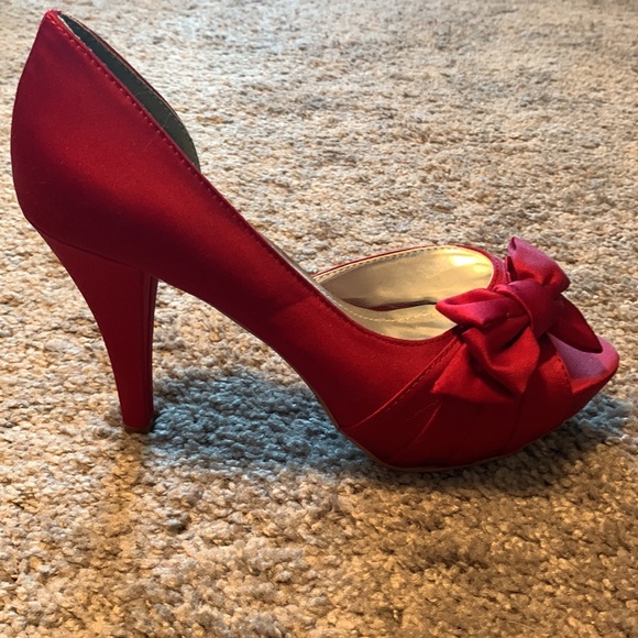 David’s Bridal Heels - Picture 2 of 2